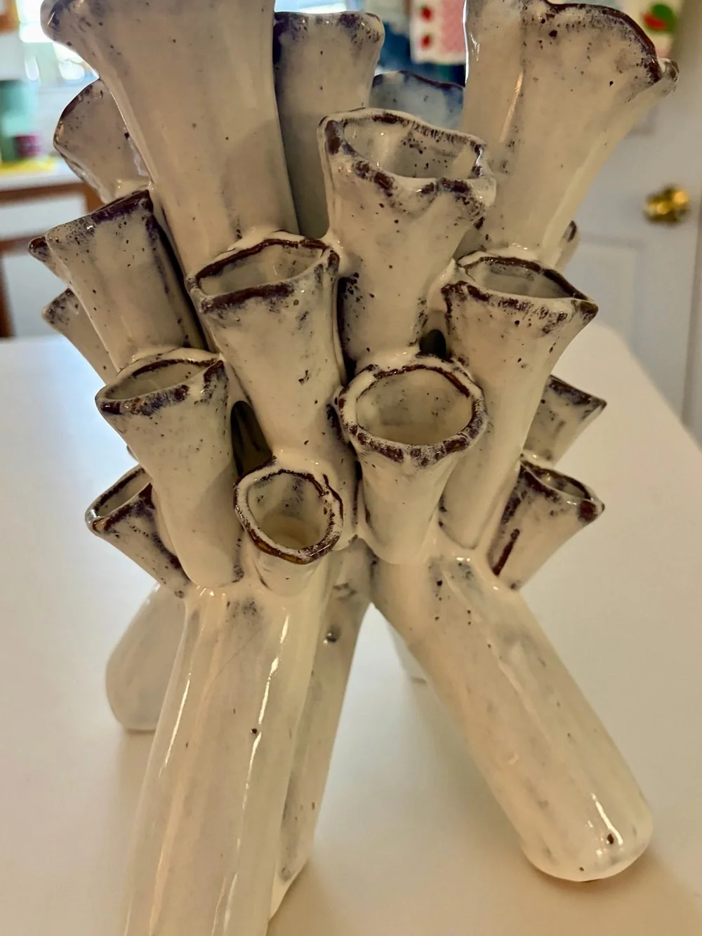Tulipiere vase.